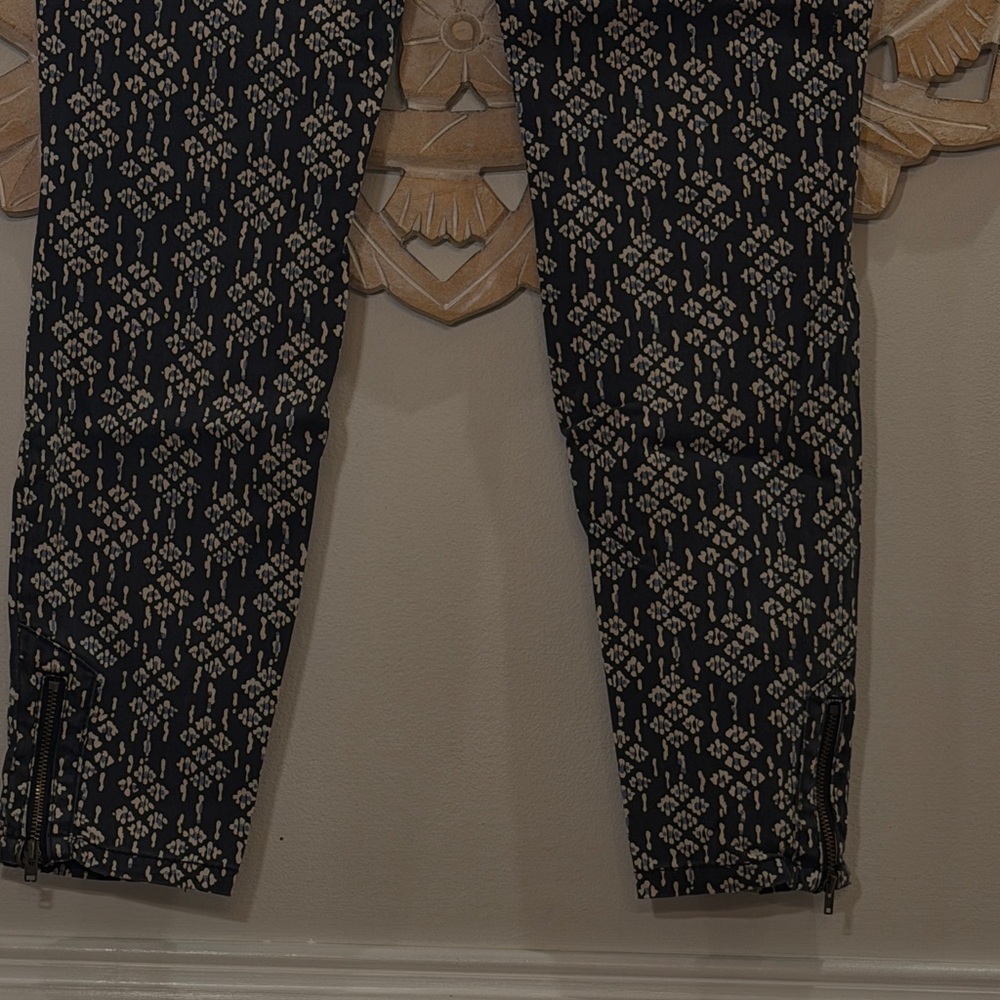 Pilcro Navy Geometric Pattern Pants - Picture 3 of 4
